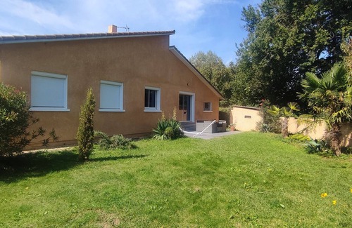 Lombez Casa | This peaceful country house offers a relaxing break for the whole family.