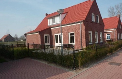 Breskens Casa | This property is a detached rural holiday home and has the terrace facing south.
