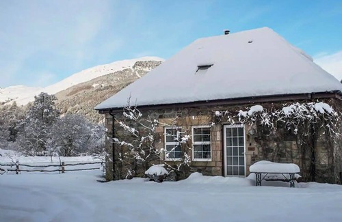 Lochearnhead Cabaña | Cnoc Famh cottage located in the beautiful setting of Scotland National Park.