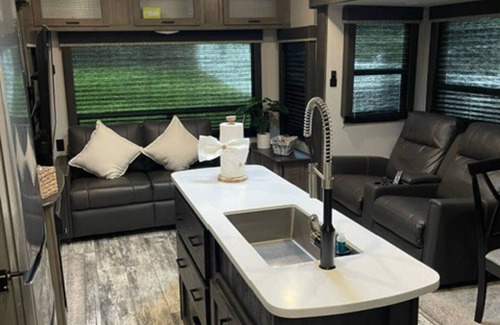 Dade City Casa | This rv is a 1 bedroom(s), 1 bathrooms, located in Dade City, FL.