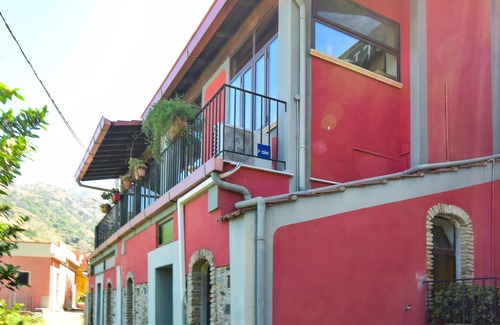 Motta San Giovanni Casa | Alojamiento de 4 habitaciones en Motta San Giovanni