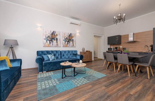 Pomer Apartamento | This spacious uniquely decorated apartment is perfect place to pamper yourself.