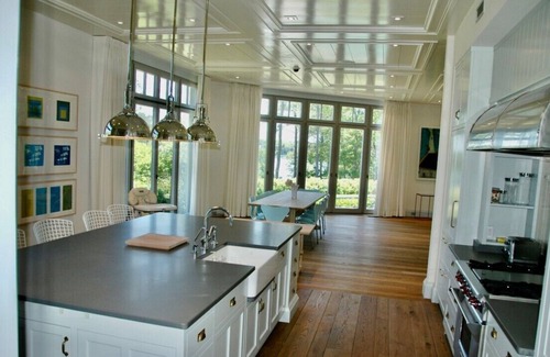 Mashpee Neck Casa | This spectacular home is situated on a quiet cul-de-sac.