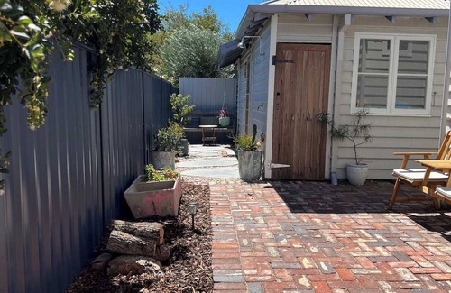 South Fremantle Apartamento | This studio is a 1 bedroom(s), 1 bathrooms, located in South Fremantle, WA.