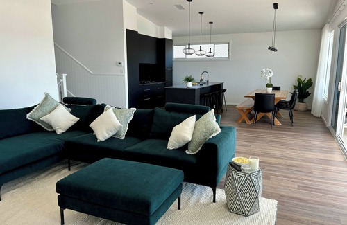 Moonee Casa | This stylish place to stay is perfect, elegantly finished with ample space.