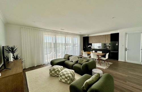 Moonee Casa | This stylish place to stay is perfect, elegantly finished with ample space.