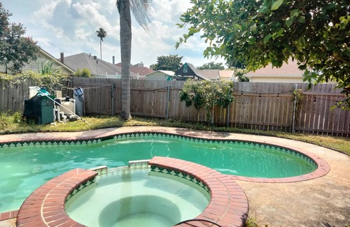 Marrero Casa | This stylish space has a hometown vibe w/ inexpensive transport to downtown NOLA