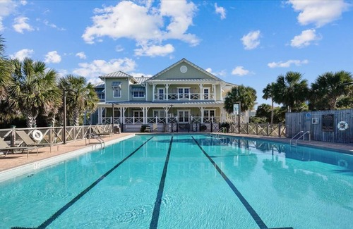 Plantation Casa | Esta casa de campo dulce está cercada por un exuberante paisaje natural y ofrece una vista de la bahía de Apalachicola.