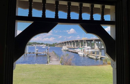 Edgewater Alquiler De RV | This tent is a 0 bedroom(s), 1 bathrooms, located in Edgewater, MD.