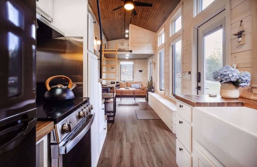 Chester Cabina | Thistle House at Camp Greenwood Vermont with Sauna