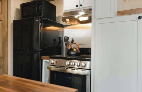 Chester Cabina | Thistle House at Camp Greenwood Vermont with Sauna