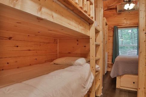 Lookout Valley Neighborhood Association Casa | Thomas Cabin Forest Tiny Cabin With Hot Tub