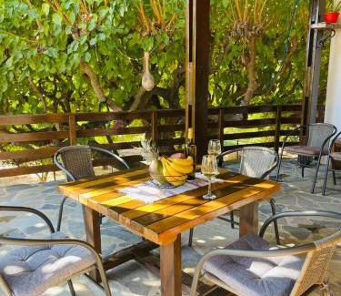 Archangelos Casa | Thomas house