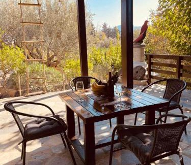 Archangelos Casa | Thomas house