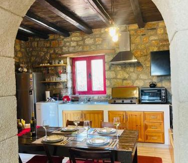Archangelos Casa | Thomas house