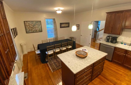 Leesburg Cabaña | 'thomson Farm' Classic Home < 10 Mi to Vineyards!
