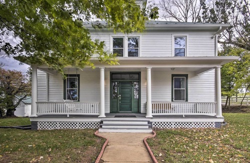Leesburg Cabaña | 'thomson Farm' Classic Home < 10 Mi to Vineyards!