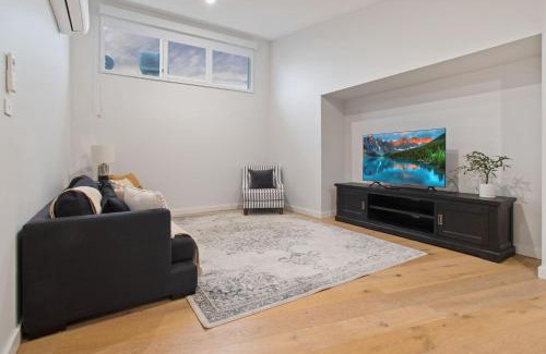 Wagga Wagga Casa | Thorne St Luxe Loft - CBD Location, Modern Design