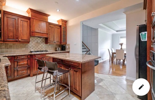 Newtonbrook Casa | Thornhill Spacious 3Br3Bath Home