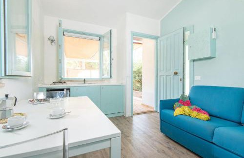 Piombino Apartamento | THR - ISA-Appartament Charme, 4 beds, air conditioning and private outdoor area in Village with 6 swimming-pools, only 1 km from the beach