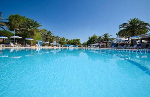 Piombino Apartamento | THR - ISA-Appartament plus 4 beds, air conditioning and private outdoor area in Village with 6 swimming-pools