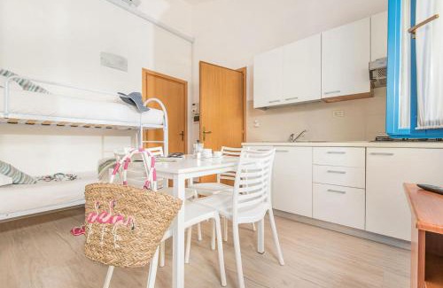Piombino Apartamento | THR - ISA-Appartament plus 4 beds, air conditioning and private outdoor area in Village with 6 swimming-pools