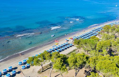 Piombino Apartamento | THR-ISA-Appartament plus with mezzanine, 4 beds, air conditioning and private outdoor area in Village with 6 swimming-pools