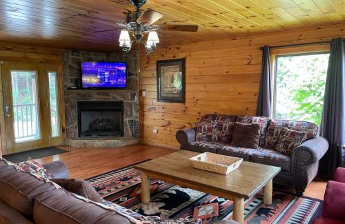 Chalet Village Casa | Three Bears Lodge - Outdoor Hot Tub, Game Room, Pet Friendly + Chalet Village Resort Access