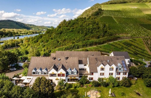 Ockfen Casa | Three-bed room comfort brook view - Landidyll Weinhotel Klostermühle