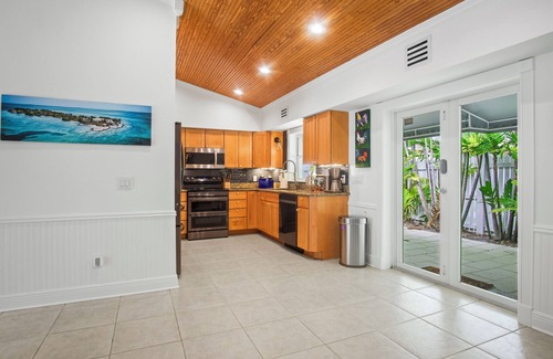 Midtown Casa | Three Bedroom, 3 Bath pool home close to the Atlantic!