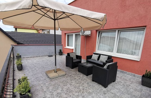 Pleternica Apartamento | Apartamento de tres habitaciones con una terraza Pleternica, Slavonija (A-23027-a)