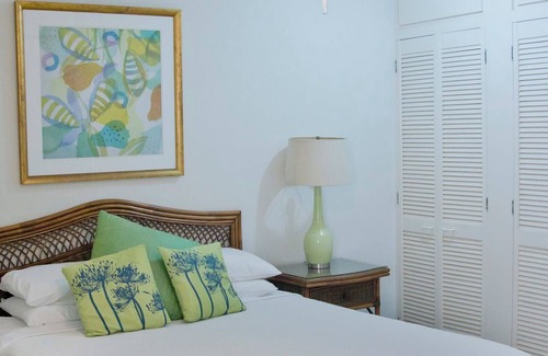 Hastings Cabaña | Three Bedroom Apartment on the Beach