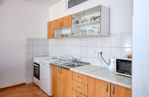Podglavica Apartamento | Apartamento de tres habitaciones con terraza y vista al mar Stupin Celine, Rogoznica (A-21279-a)
