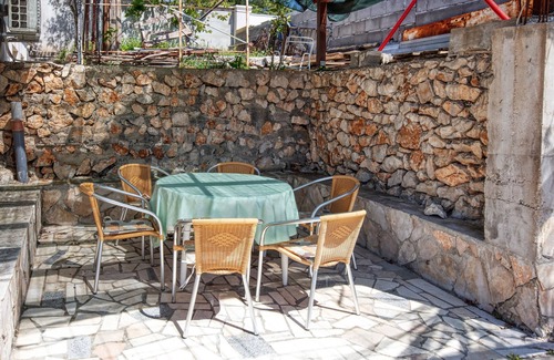 Podglavica Apartamento | Apartamento de tres habitaciones con terraza y vista al mar Stupin Celine, Rogoznica (A-21279-a)