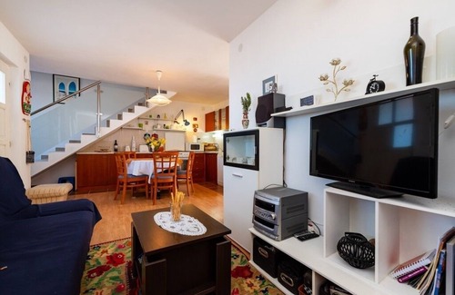 Rovanjska Apartamento | Apartamento de tres habitaciones con terraza y vista al mar Rovanjska, Paklenica (A-22989-a)