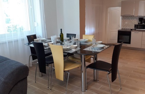 Milcetici Apartamento | Apartamento de tres habitaciones con una terraza Malinska, Krk (A-19304-a)