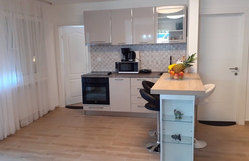Milcetici Apartamento | Apartamento de tres habitaciones con una terraza Malinska, Krk (A-19304-a)