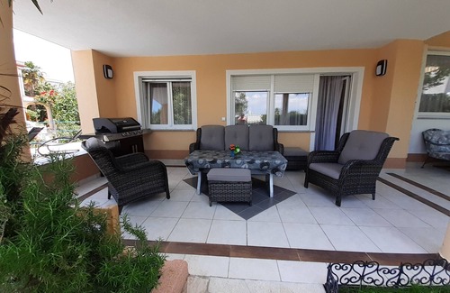 Milcetici Apartamento | Apartamento de tres habitaciones con una terraza Malinska, Krk (A-19304-a)