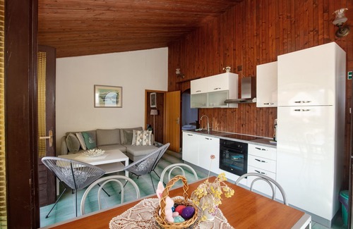 Podglavica Apartamento | Apartamento de tres habitaciones con balcón y vista al mar Stupin Celine, Rogoznica (A-4264-a)