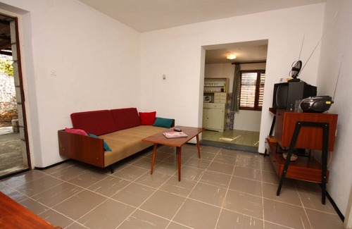 Necujam Apartamento | Apartamento de tres habitaciones en la playa Necujam, Solta (A-5186-a)