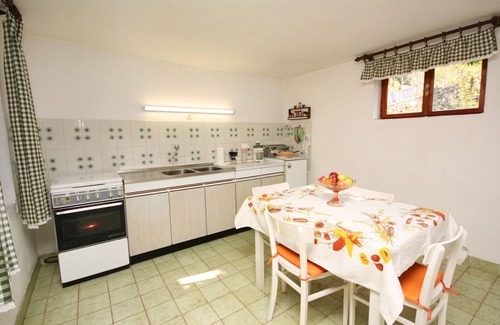 Necujam Apartamento | Apartamento de tres habitaciones en la playa Necujam, Solta (A-5186-a)