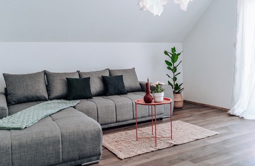 Cerknica Apartamento | Three-bedroom apartment at Villa Cerkniško jezero