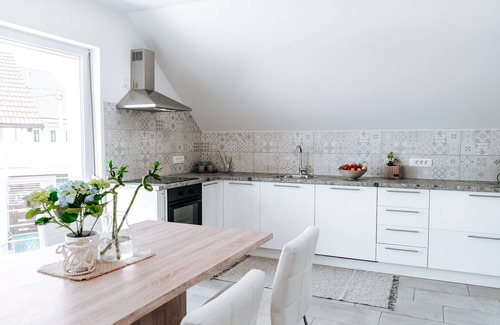 Cerknica Apartamento | Three-bedroom apartment at Villa Cerkniško jezero