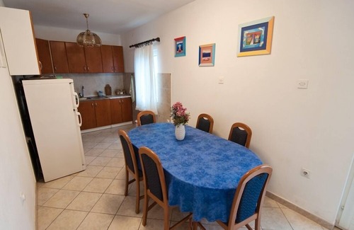 Necujam Apartamento | Apartamento de tres habitaciones con terraza y vista al mar Necujam, Solta (A-14729-a)