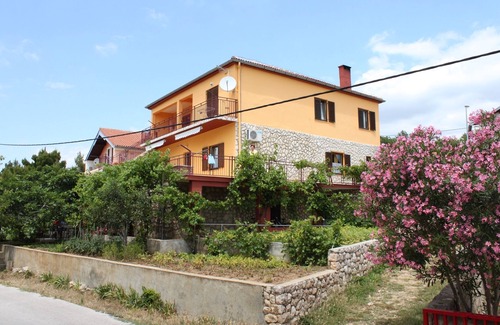 Maslenica Apartamento | Apartamento de tres habitaciones con terraza y vista al mar Maslenica, Novigrad (A-6568-a)