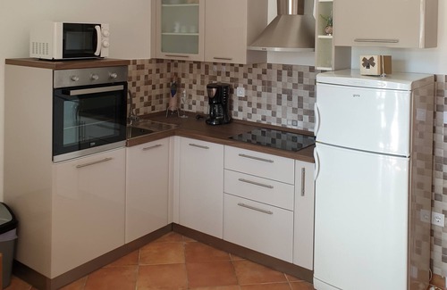 Metajna Apartamento | Apartamento de tres habitaciones con terraza y vista al mar Metajna, Pag (A-6498-a)