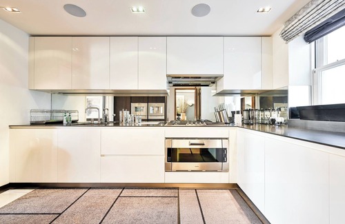 Bayswater Apartamento | Three bedroom Apartment by Hyde Park in Exclusive Lancasters Building.
