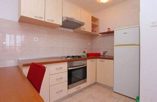 Brela Apartamento | Apartamento de tres habitaciones con terraza y vista al mar Brela, Makarska (A-20598-a)