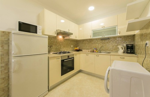 Brela Apartamento | Apartamento de tres habitaciones con terraza y vista al mar Brela, Makarska (A-20778-b)