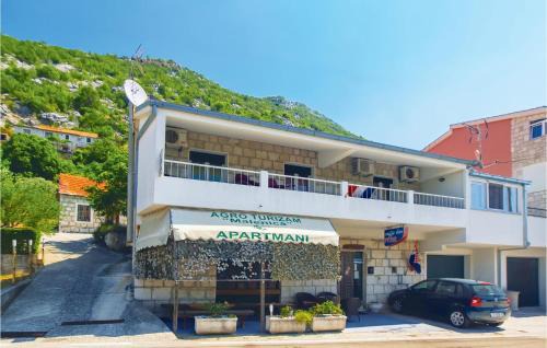 Ostrvica Apartamento | Three-Bedroom Apartment In Ostrvica